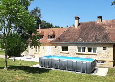 Vue sur Piscine et SPA